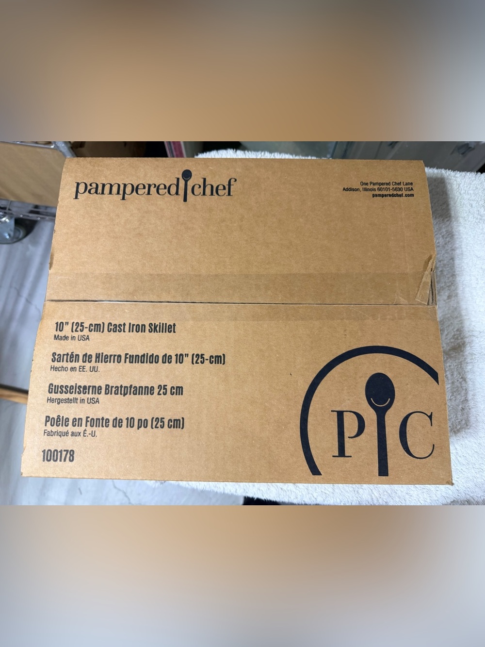 Pampered Chef 100178 10-inch Cast Iron Skillet